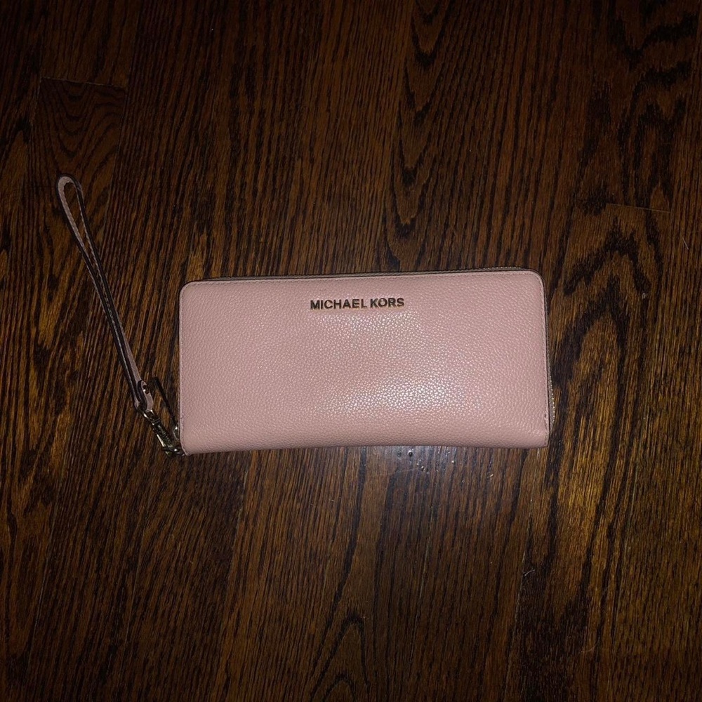 Michael Kors Soft Pink/Gold Continental Wallet